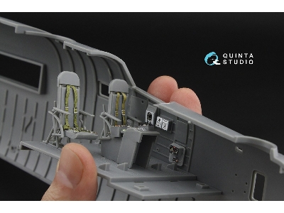 Consolidated B-24 D/J Liberator - Pilot's Compartment 3d-printed & Coloured Interior On Decal Paper (For Hobby Boss Kits) - imag