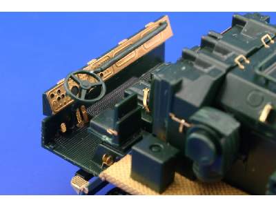 Faun SLT 50 Floor plate and window mesh 1/72 - Revell - image 3