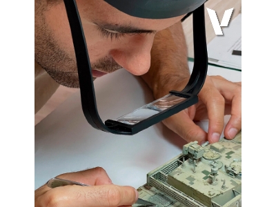 Lightweight Headband Magnifier With 4 Lenses - image 2