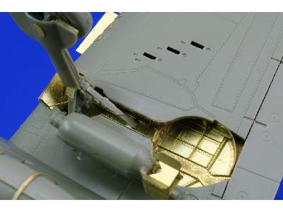 F6F undercarriage 1/48 - Eduard - image 4