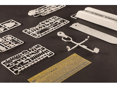 Hms Lord Clive - Royal Navy Monitor - image 7