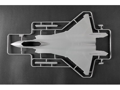 Chinese J-20s Mighty Dragon - image 6