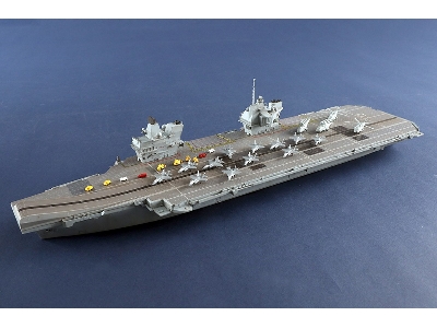 Hms Queen Elizabeth Aircraft Carrier - image 14
