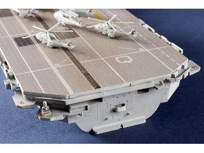 Hms Queen Elizabeth Aircraft Carrier - image 19