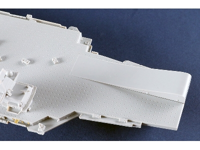 Hms Queen Elizabeth Aircraft Carrier - image 25