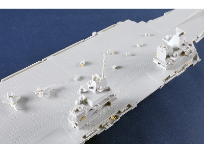 Hms Queen Elizabeth Aircraft Carrier - image 26