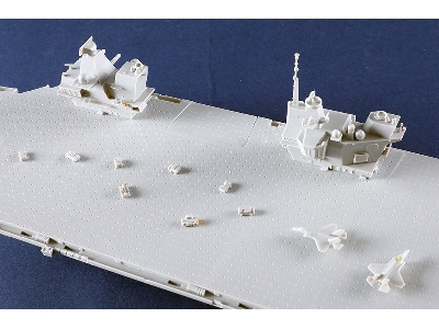 Hms Queen Elizabeth Aircraft Carrier - image 27