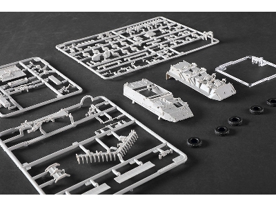 M1132 Stryker Engineer Squad Vehicle With Smp&amp - image 4