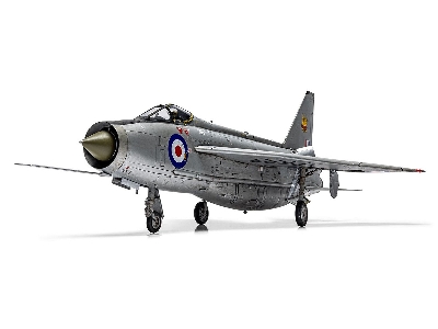 English Electric Lightning F.6 - image 2