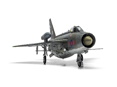 English Electric Lightning F.6 - image 4