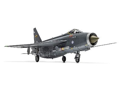 English Electric Lightning F.6 - image 5