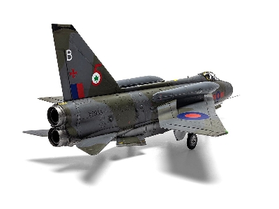 English Electric Lightning F.6 - image 6
