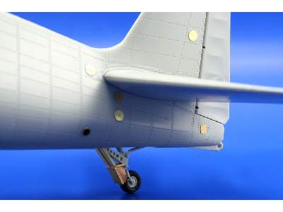 F6F-5 exterior 1/32 - Trumpeter - image 10