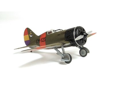 Soviet Fighter Polikarpov I-16 Type 5 - image 4