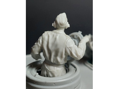 Waffen Ss Tiger I Commander (Operation Zitadelle / 1 Figure) - image 2