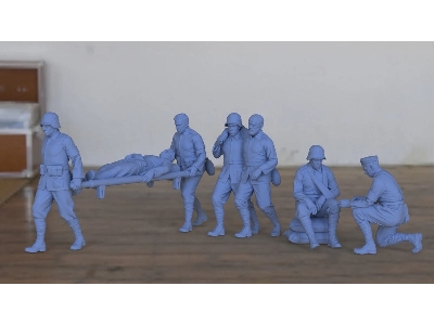 German Wwi Field Medic And Wounded - image 1