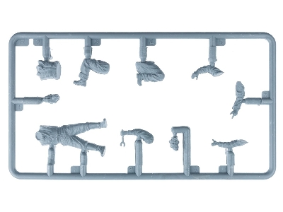 German & Romanian Pilots With Ground Staff (6 Figures) - image 5