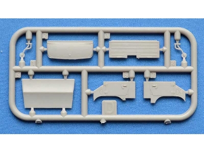 Unimog S 404 Krankenwagen - image 5
