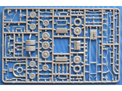 Coe (Cab Over Engine) - Heavy Duty Truck M.1939 - image 3