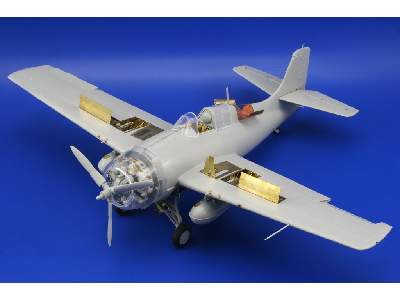 F4F-3 exterior 1/32 - Trumpeter - image 2