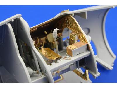 F4F-3 interior S. A. 1/32 - Trumpeter - image 7