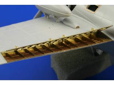 F4F-3 landing flaps 1/48 - Hobby Boss - image 3