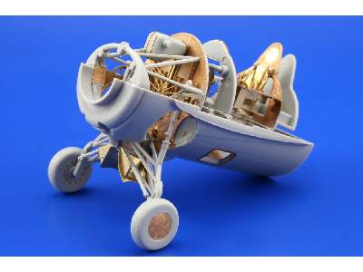 F4F-4 engine and undercarr.  1/48 - Hobby Boss - image 2