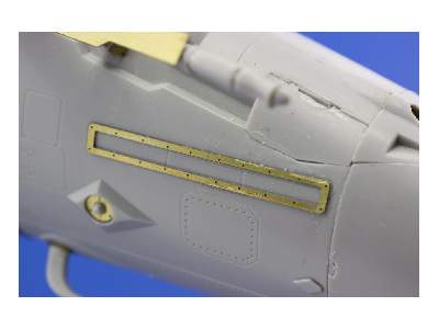 F/ A-18E/ F formation light 1/32 - Trumpeter - image 2