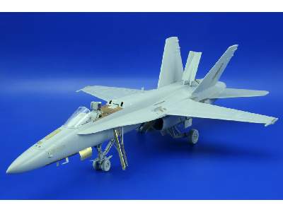 F/ A-18A S. A. 1/48 - Hobby Boss - image 5