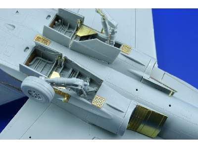 F/ A-18A S. A. 1/48 - Hobby Boss - image 10