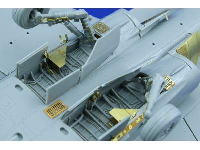 F/ A-18A S. A. 1/48 - Hobby Boss - image 11