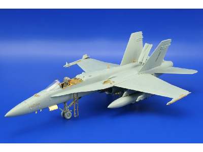 F/ A-18C S. A. 1/72 - Academy Minicraft - image 4