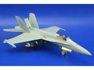 F/ A-18C S. A. 1/72 - Academy Minicraft - image 5