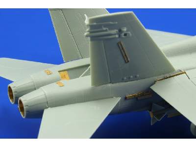 F/ A-18C S. A. 1/72 - Academy Minicraft - image 10