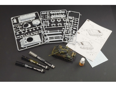 Sherman M4A3E8 Fury - Model Set - image 2