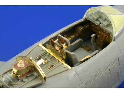 F-86F-30 interior S. A. 1/32 - Kinetic - image 6