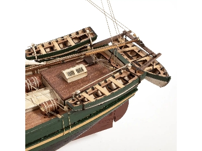 Gjøa Model Ship: Amundsen's Arctic Vessel - image 10
