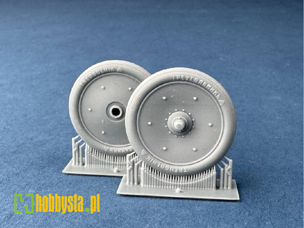 Front Treugolnik "elka" Smooth Tread Tires (3d-printed) - image 1