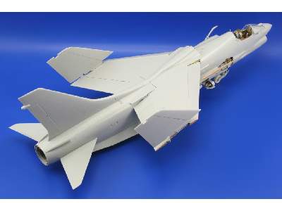 F-8E exterior 1/32 - Trumpeter - image 5