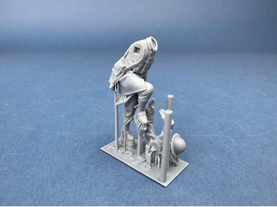 Machine Gun Corps Rider Starting The Motorcycle (3d-printed) - image 3