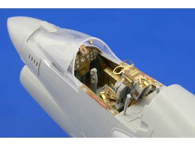 F-8E interior S. A. 1/32 - Trumpeter - image 4