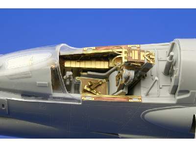 F-8E interior S. A. 1/32 - Trumpeter - image 8