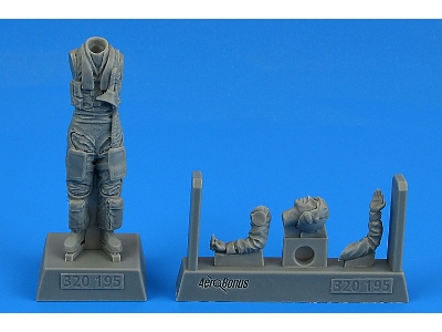 Modern Nato Fighter Pilot (1 Figure) - image 1