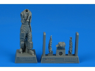 Modern Nato Fighter Pilot (1 Figure) - image 1