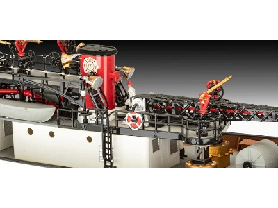 The Firefighter - Harbor Fire Boat (Revell Classics) - image 7