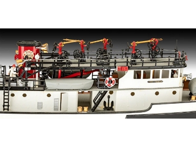 The Firefighter - Harbor Fire Boat (Revell Classics) - image 9
