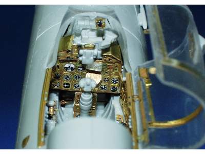 MiG-21MF interior 1/32 - Trumpeter - image 8