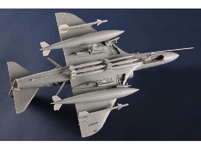 Douglas A-4 B Skyhawk - image 16