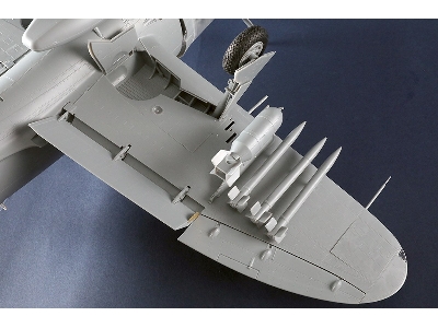 Republic P-47 D Thunderbolt Razorback - image 5