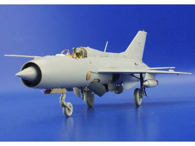 MiG-21PF 1/48 - Academy Minicraft - image 11